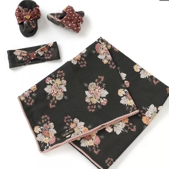 Matilda Jane Lovely Little One Baby Floral Blanket Booties Headband 6-12 months - Picture 1 of 3